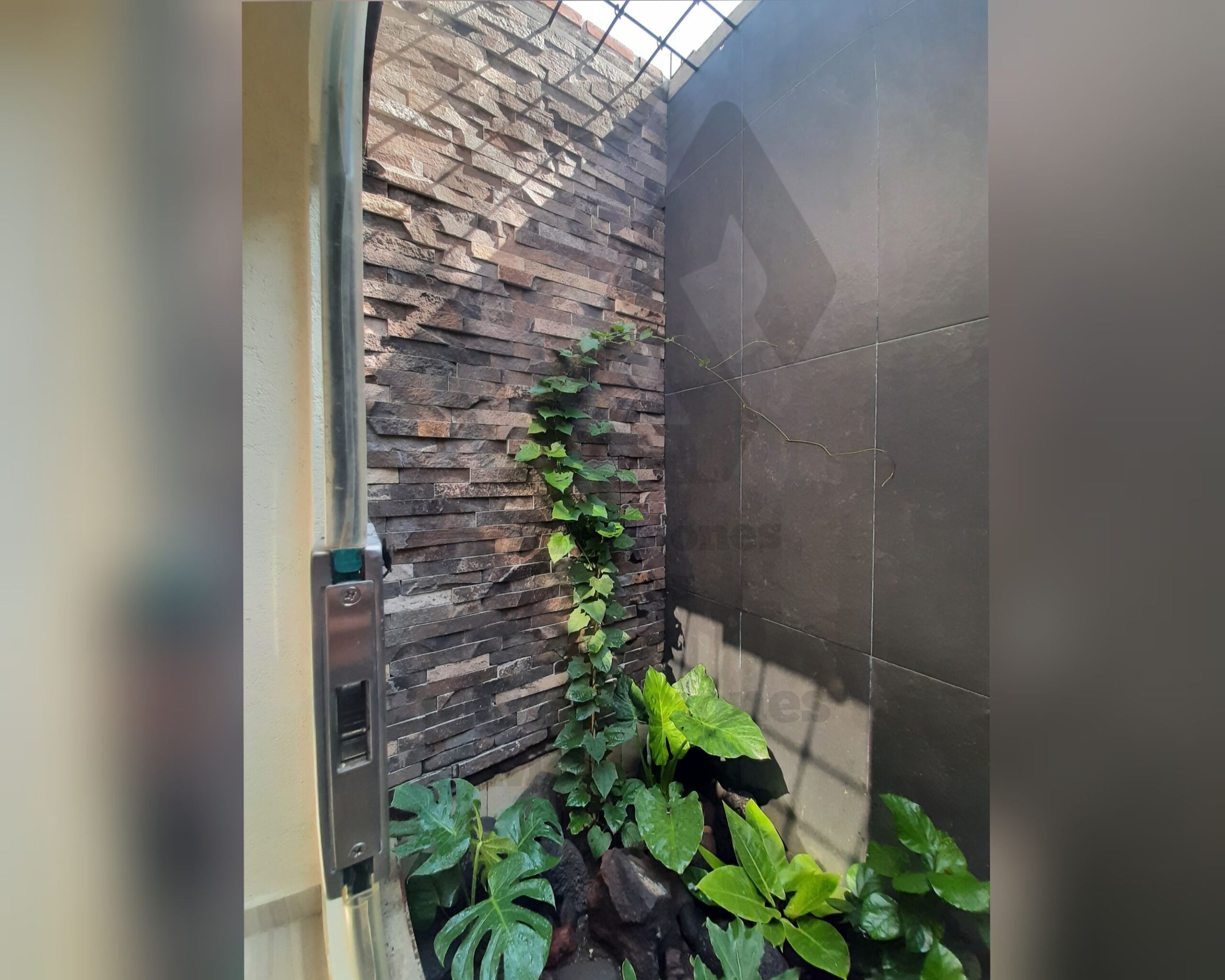 jardinera interior moderna